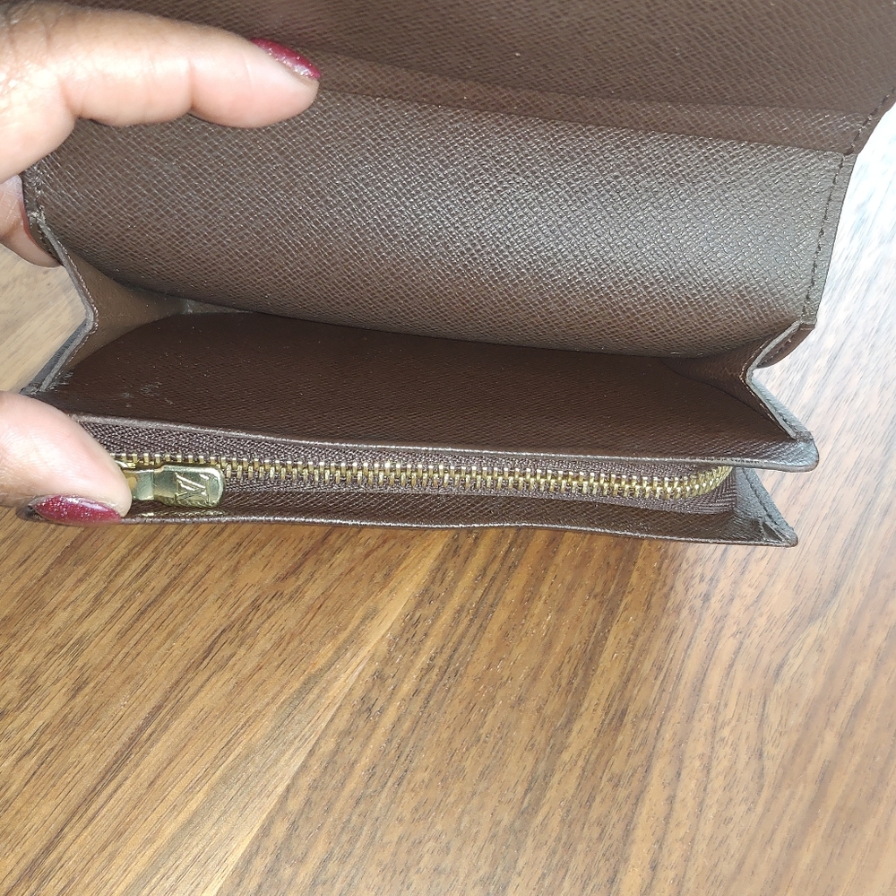 LV Damier Ebene Wallet - Picture 5 of 11